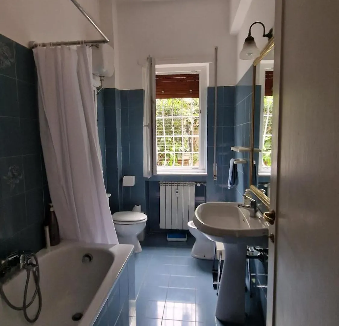 Alojamento de Acomodação e Pequeno-almoço Oasi A Roma B&B